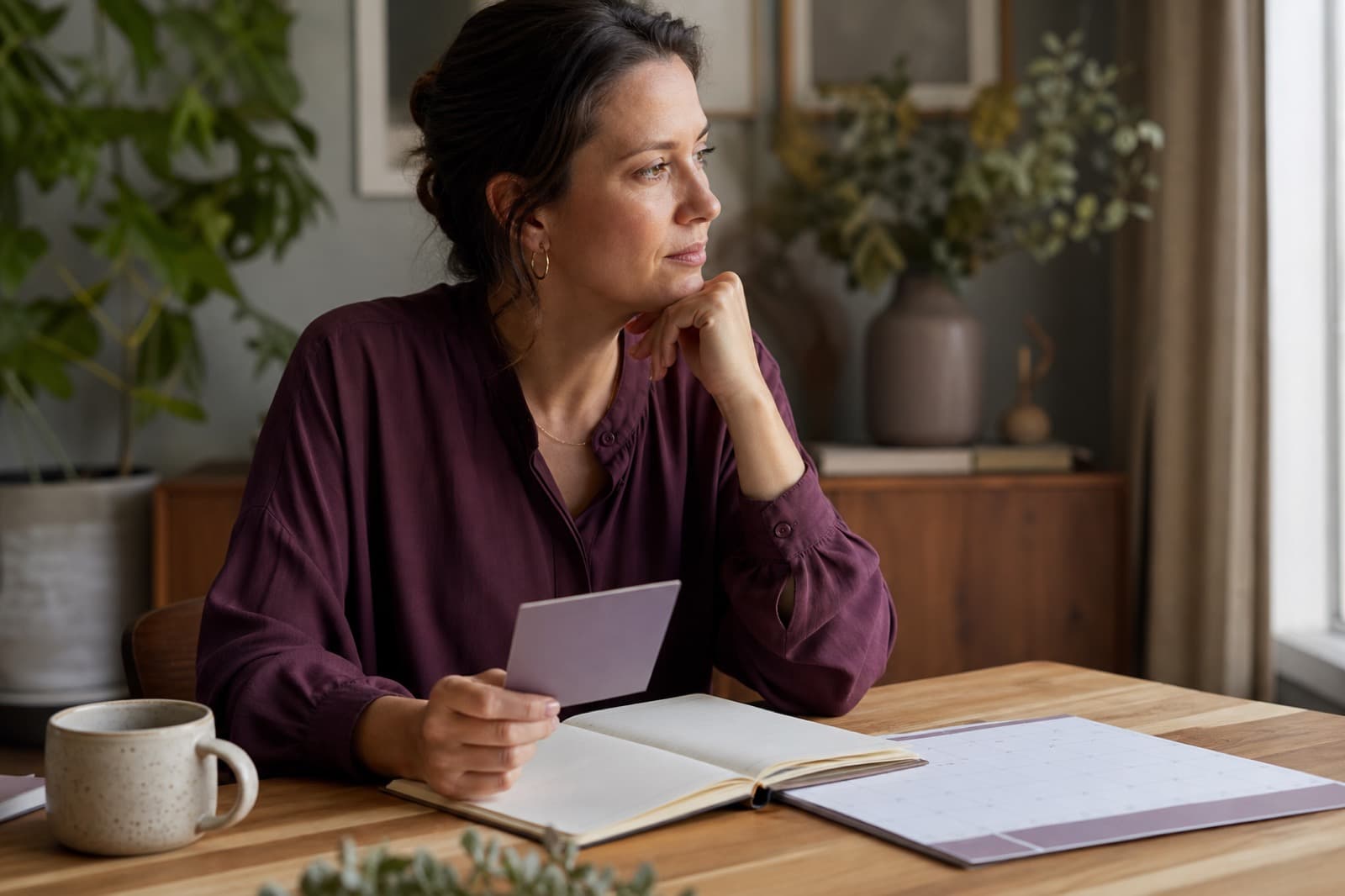 A client reflecting on patterns and evidence